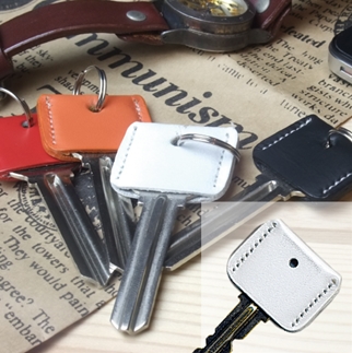 LEATHER KEY COVERホワイト